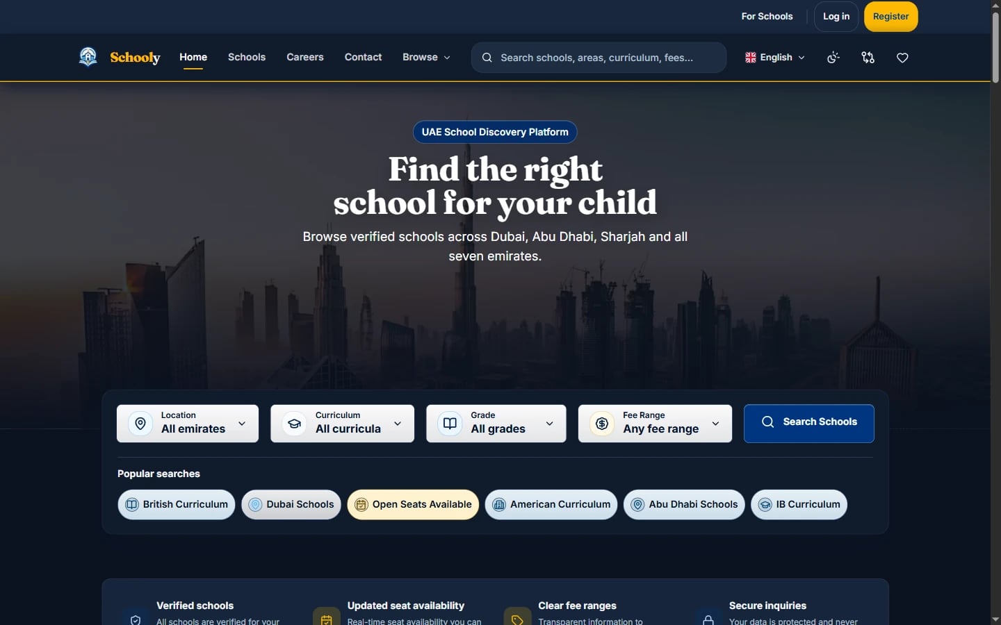 الصفحة الرئيسية لـ Schooly لاستكشاف المدارس باللغة الإنجليزية